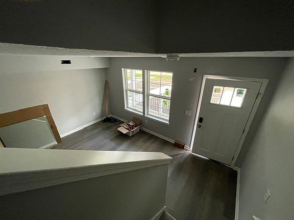 3rd image of 13580 Main St #2