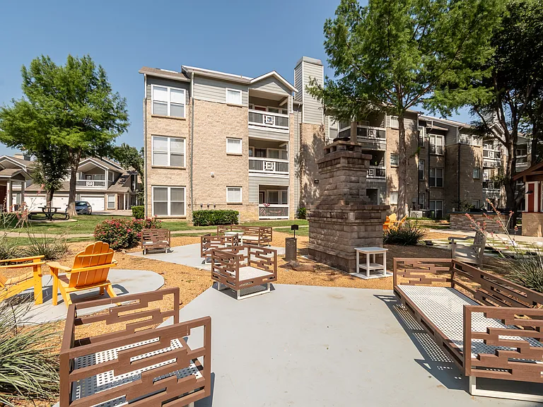 Western Station Apartments — Photo 27