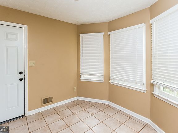 4th image of 5851 Taylor Creek Dr
