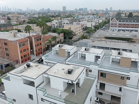 4th image of 733 N Gramercy Pl
