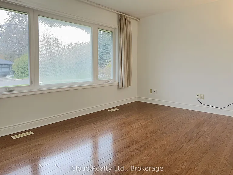 4 Longbridge Rd — Photo 6