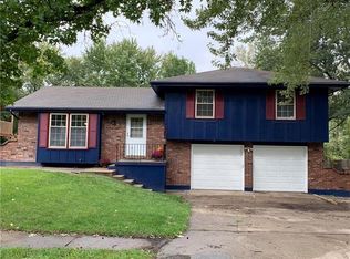 904 NE 81st St, Kansas City, MO 64118