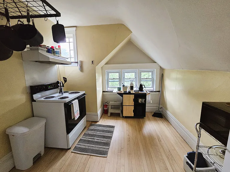 2131 E Superior St #3 — Photo 10