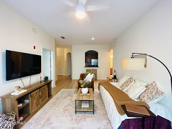 4th image of 10550 Baymeadows Rd Unit 327