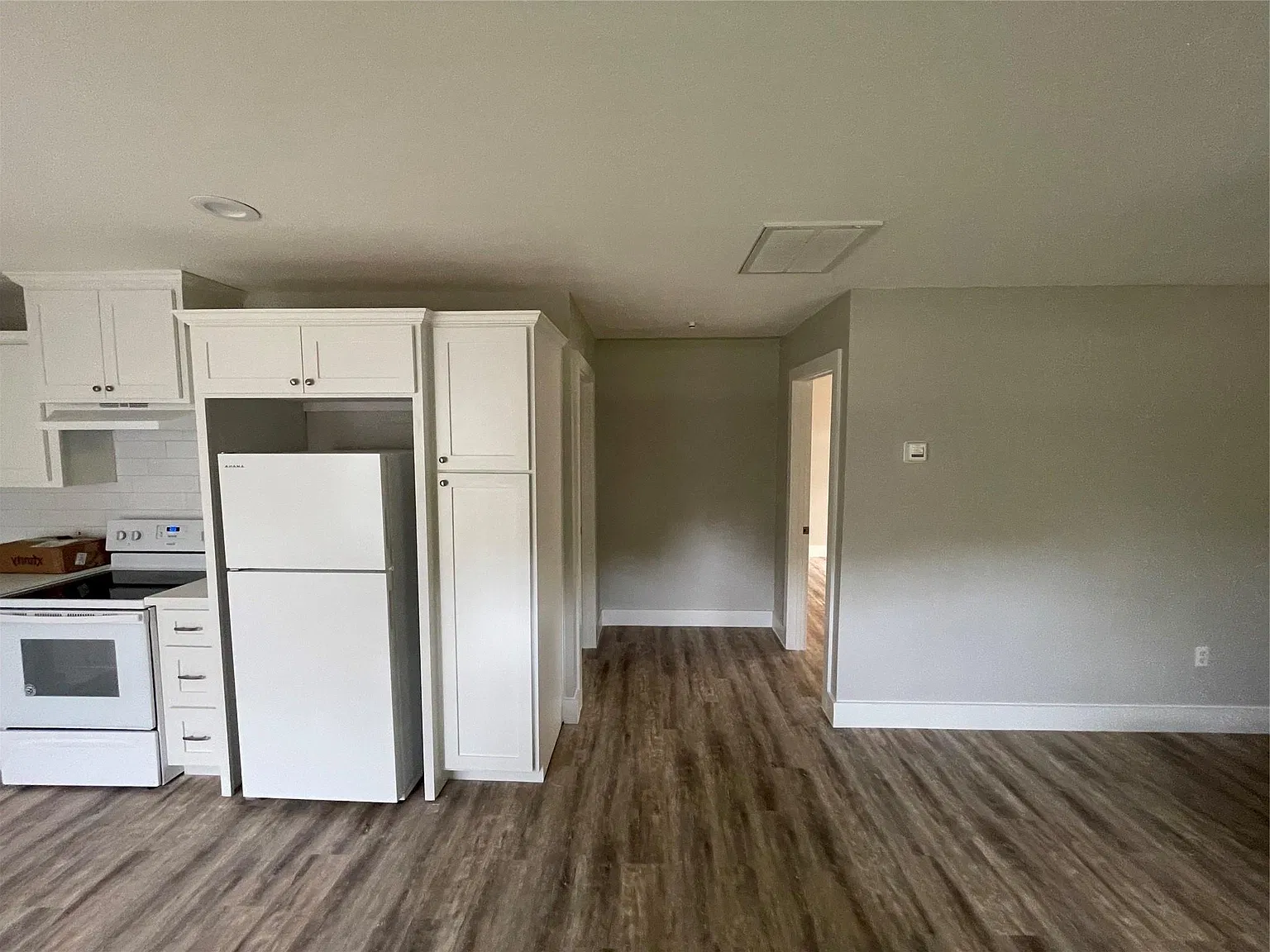 2 bed, 1.0 bath, 780 sqft, $1,375 — Photo 2
