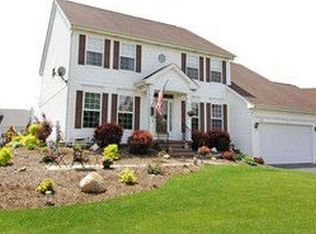 321 Garrison Cir, Port Barrington, IL 60010
