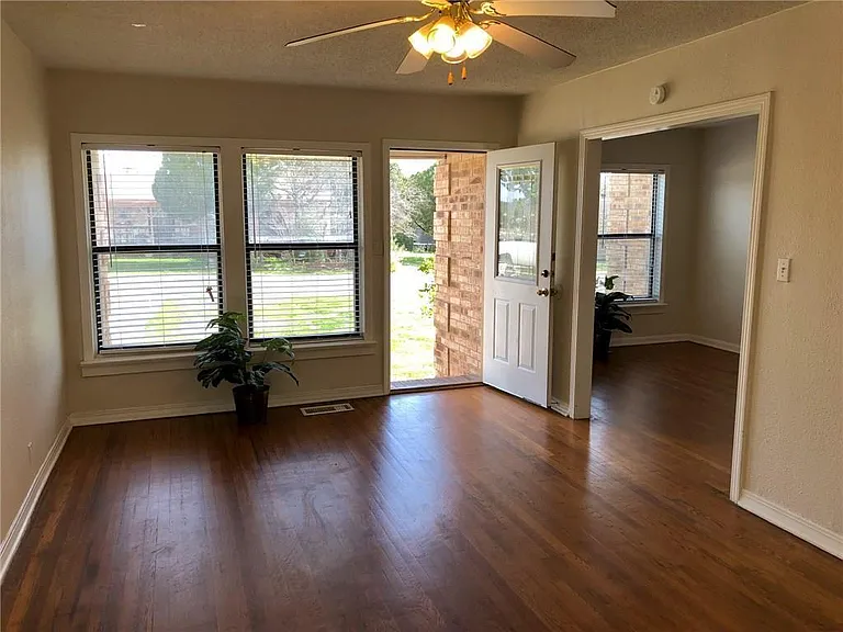 307 S Mustang Ave — Photo 11
