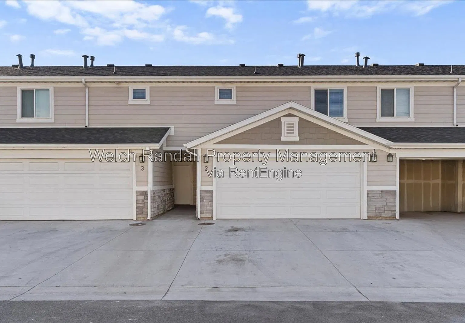 3 bed, 2.5 bath, 1242 sqft, $1,645 — Photo 1