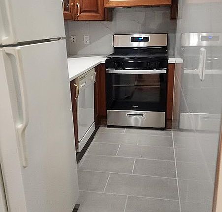 4th image of 43-18 Main St #6C