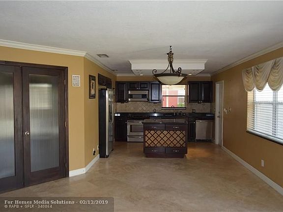 4th image of 309 NW 27th St