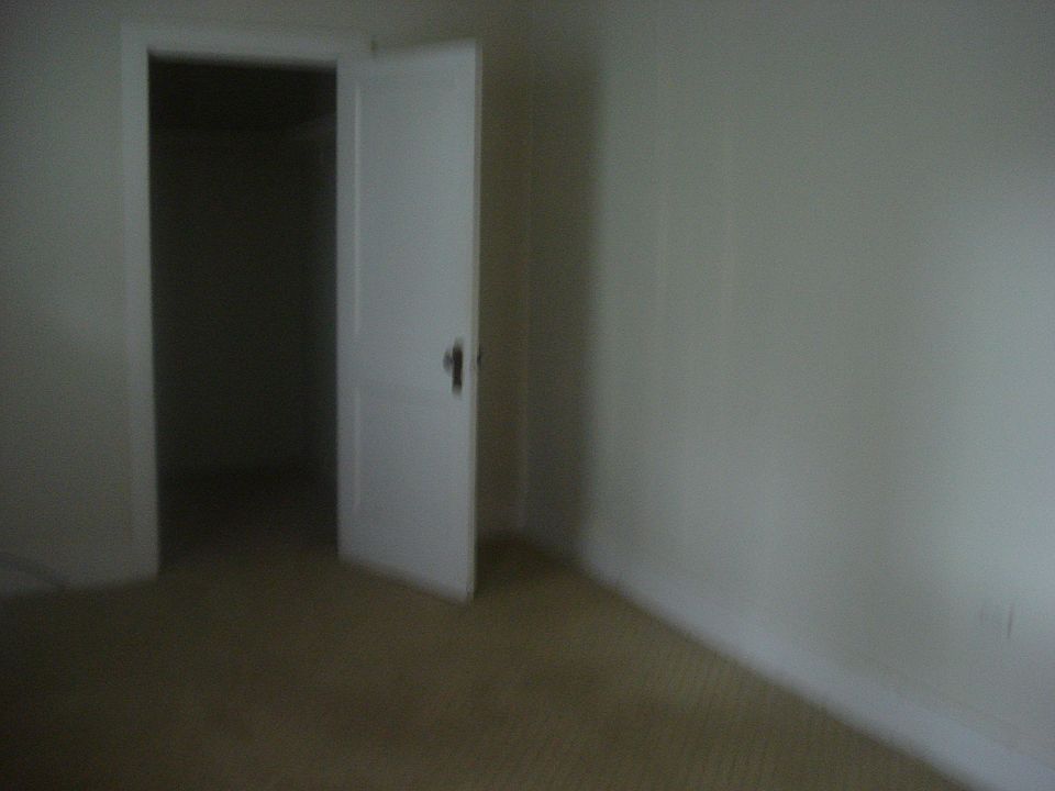 1st image of 20 Grove Ave APT 1