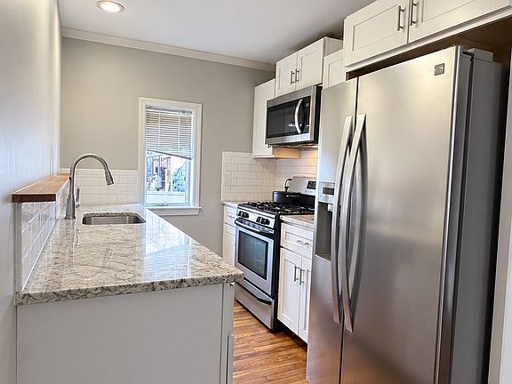 4th image of 110 Ferry St Unit 1
