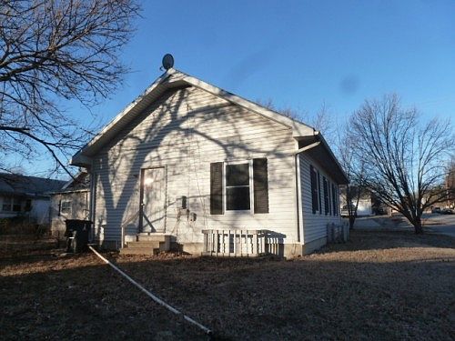 2nd image of 800 S Taylor St