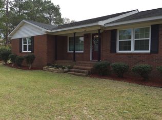 271 W Peterson Ave, Lyons, GA 30436
