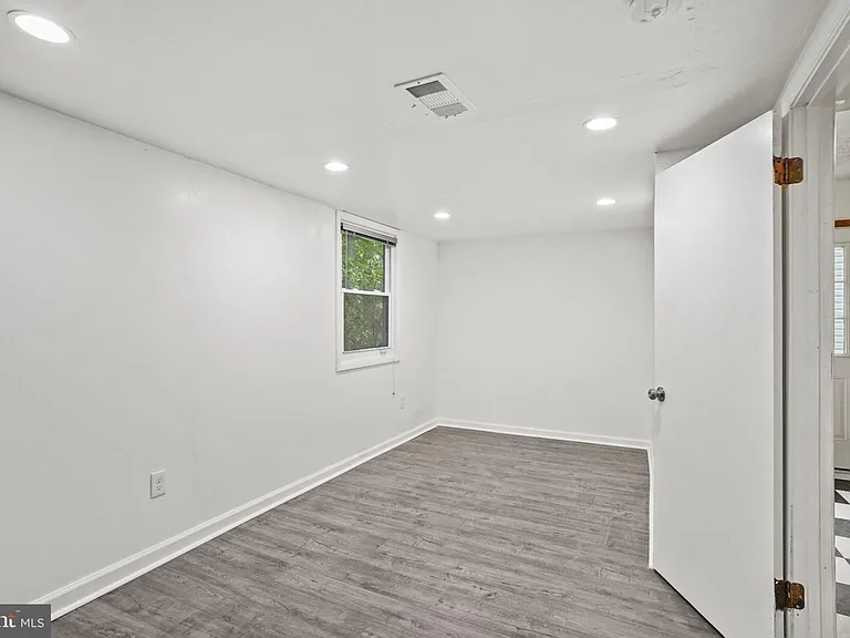 9086 Brook Ford Rd — Photo 19