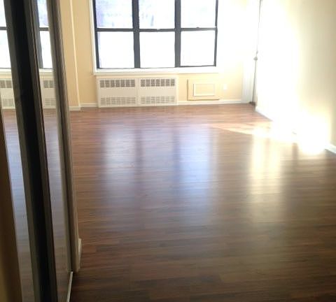 3rd image of 1275 E 51st St APT 2R