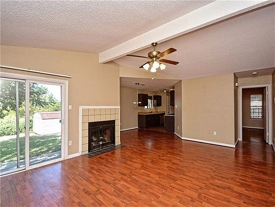 3rd image of 12128 Shropshire Blvd