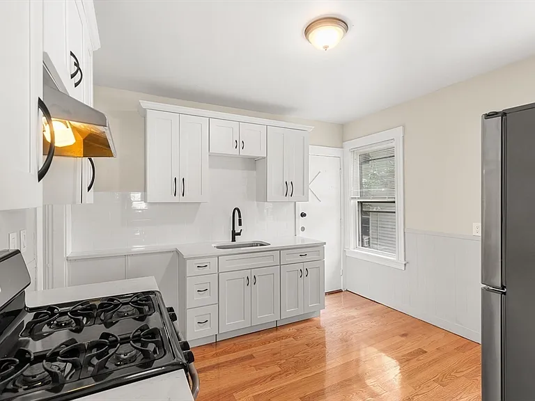 79 Nelson St #1 — Photo 4
