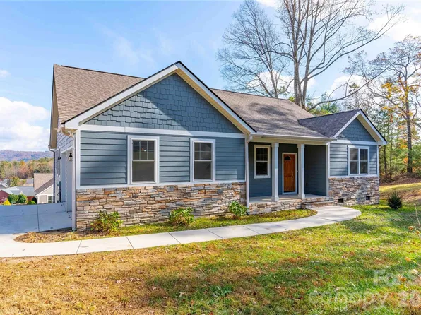2637 Bowden Ln, Hendersonville, NC 28792