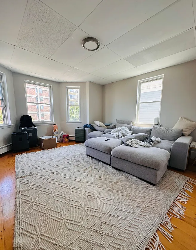 3 bed, 1.5 bath, 999 sqft, $4,200 — Photo 4