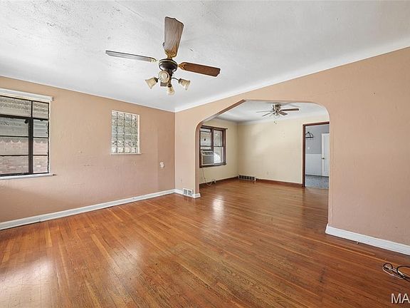 3rd image of 6949 Claremore Dr