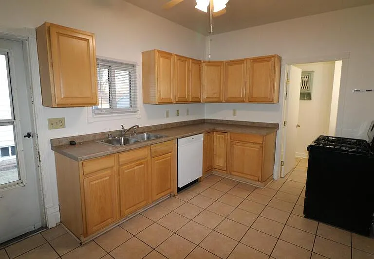 153 Brockway Ave — Photo 4