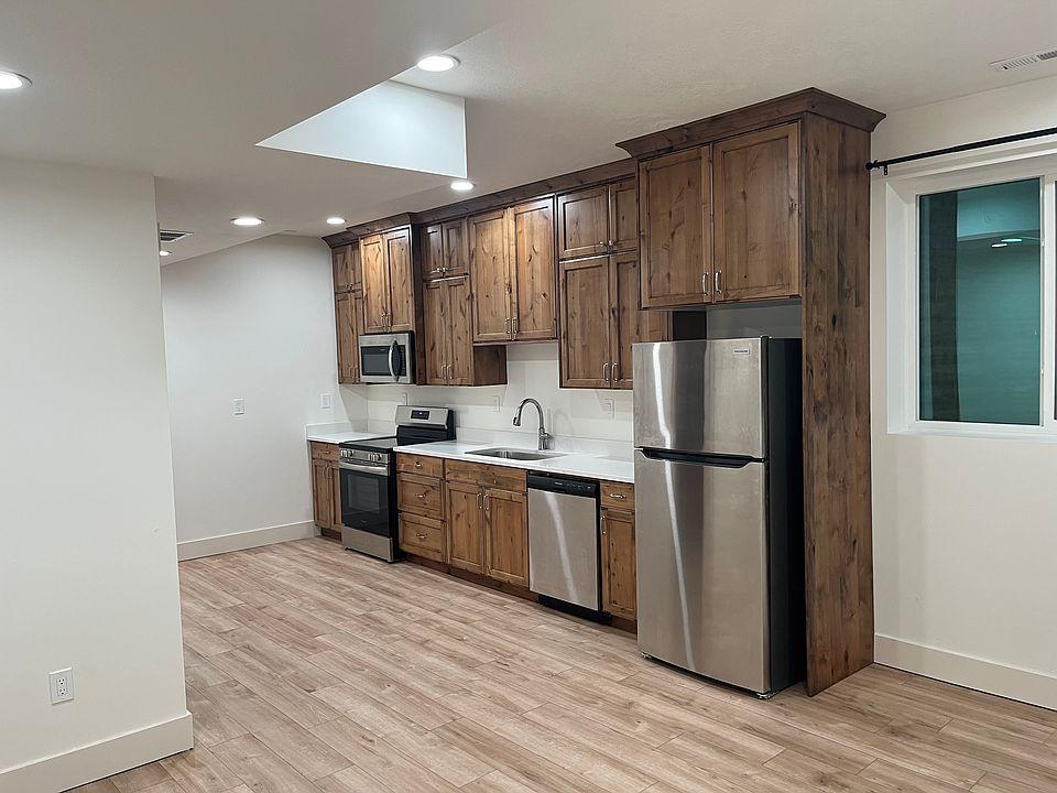 1st image of 818 W Manor Crest Ln #Basement