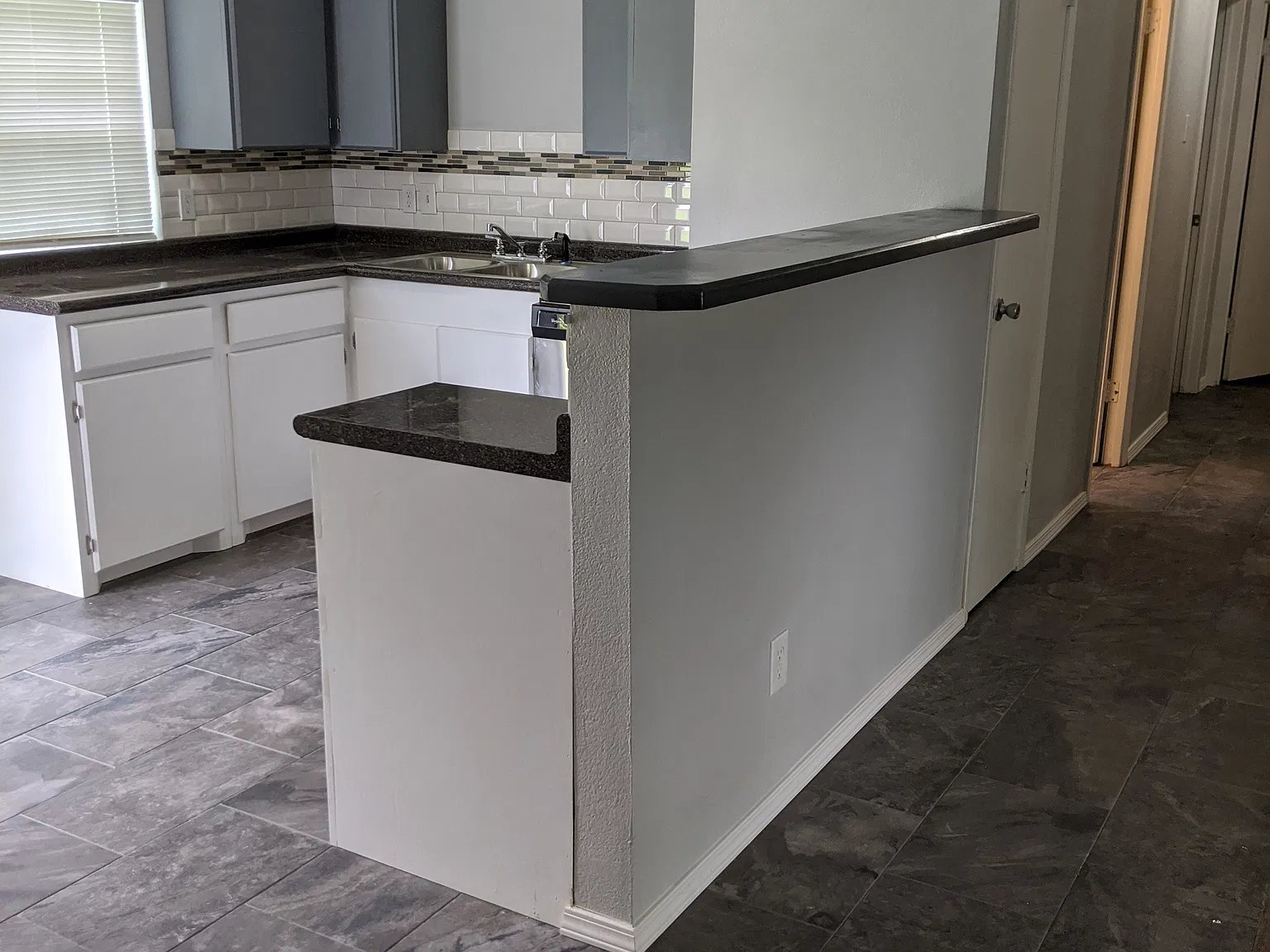 3 bed, 1300 sqft, $1,850 — Photo 4