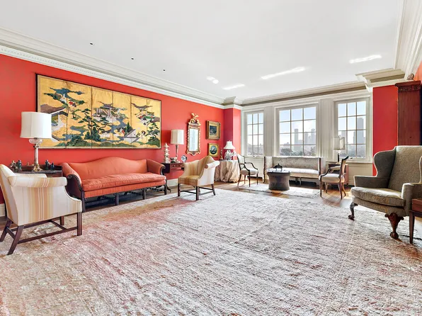 435 East 52nd Street image 1 of 20