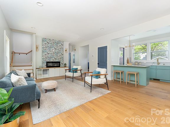 5th image of 37 1st St