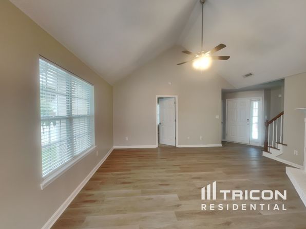 630 N Fairfield Dr, Peachtree City, GA 30269