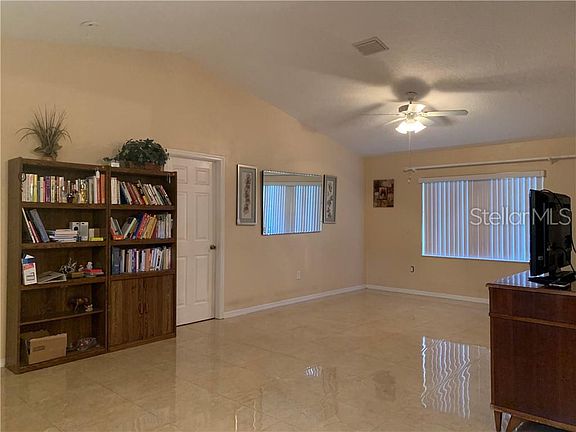 4th image of 141 Westrobin Ln