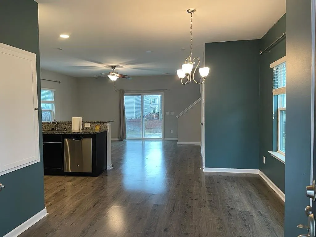 112 Brewers Oak Ln — Photo 2