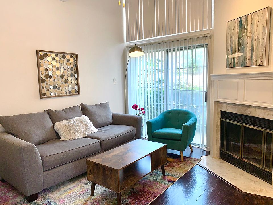 Living room with great lighting!