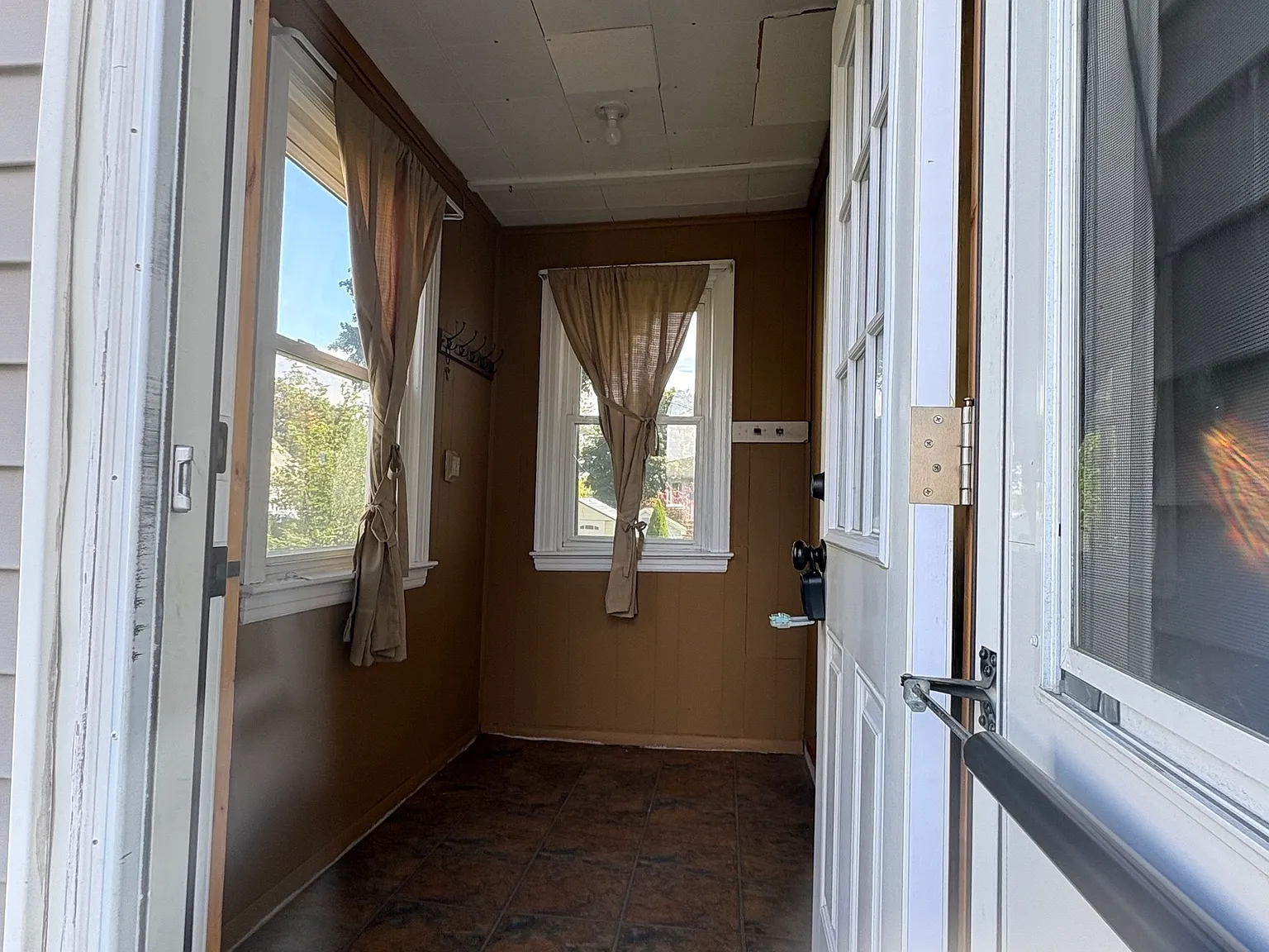 3 bed, 2.0 bath, 1560 sqft, $3,300 — Photo 4