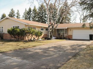3125 Chestnut St, Grand Forks, ND 58201