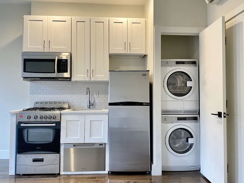 2nd image of 222 W 139th St #3A