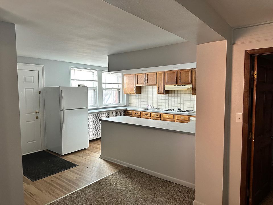 1st image of 499 Delaware Ave #1R