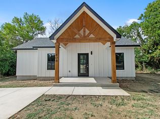 408 Griffin St, Luling, TX 78648