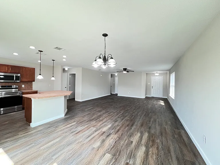 9252 Saint Martin Rd — Photo 2