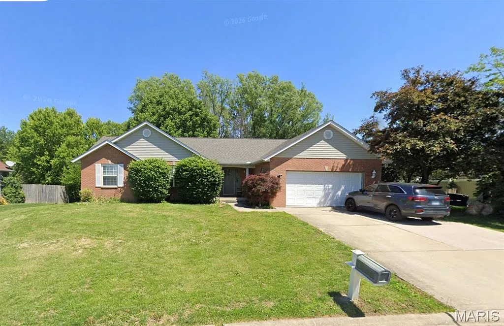 3 bed, 3.0 bath, 2834 sqft, $2,450 — Photo 1