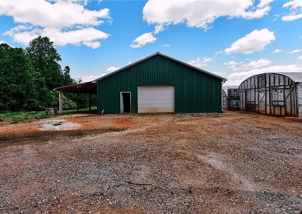 397 Springbrook Rd, Walhalla, SC 29691 MLS 20262029 Zillow