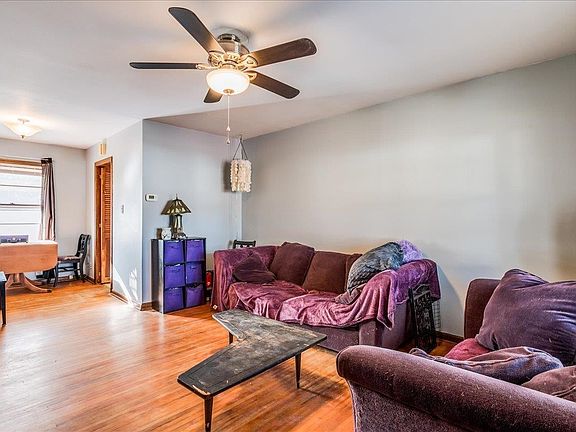 4th image of 455 N Mount Carmel Ave