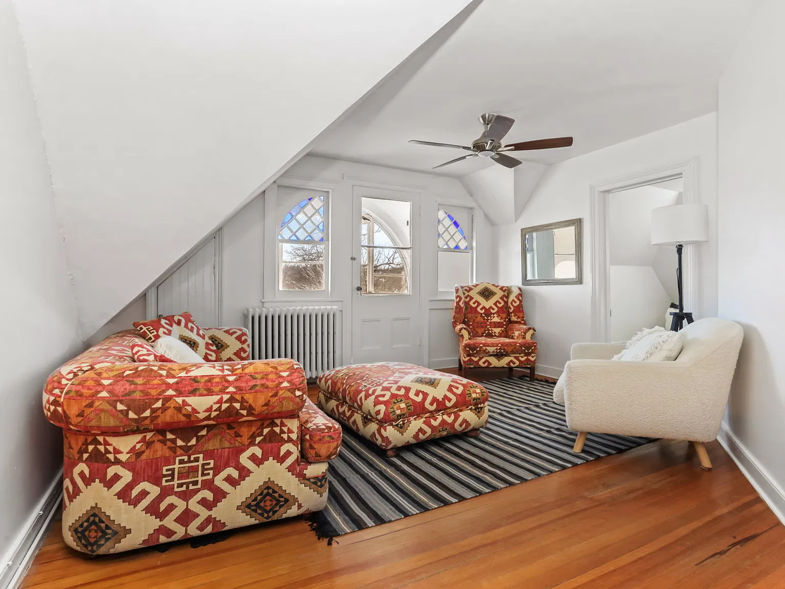 2 bed, 1.0 bath, 1200 sqft, $4,600 — Photo 2