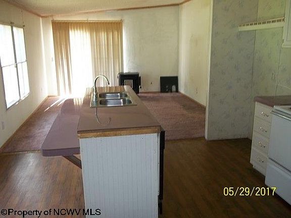 5th image of 35 Crystal Ln