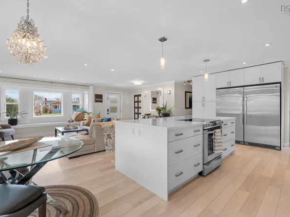 345 Whitehead Rd, Halifax, NS B3V 1B5