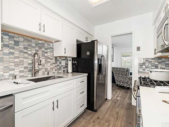 3rd image of 1167 Cuyamaca Ave