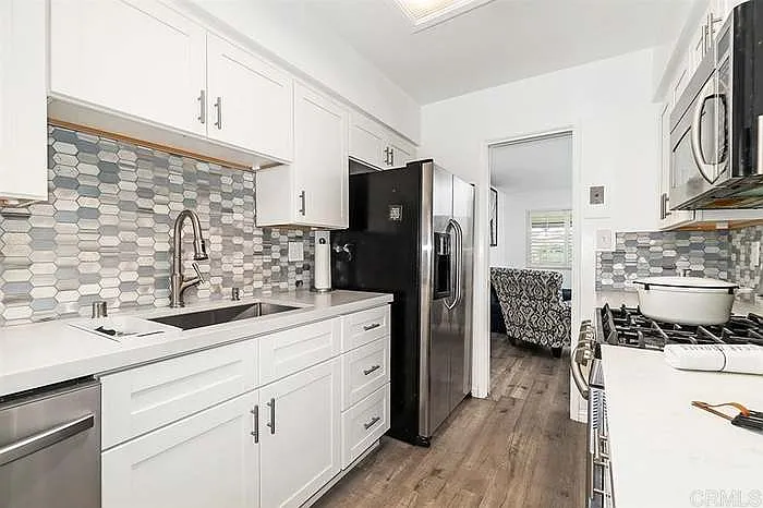 1167 Cuyamaca Ave — Photo 3