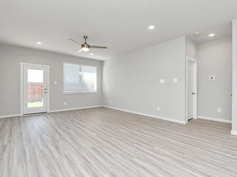 3020 Gunnersbury Dr — Photo 10