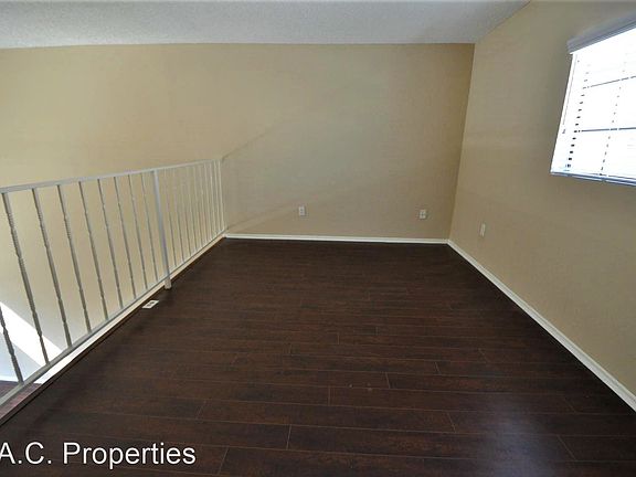 5th image of 11594 Moorpark St APT 203